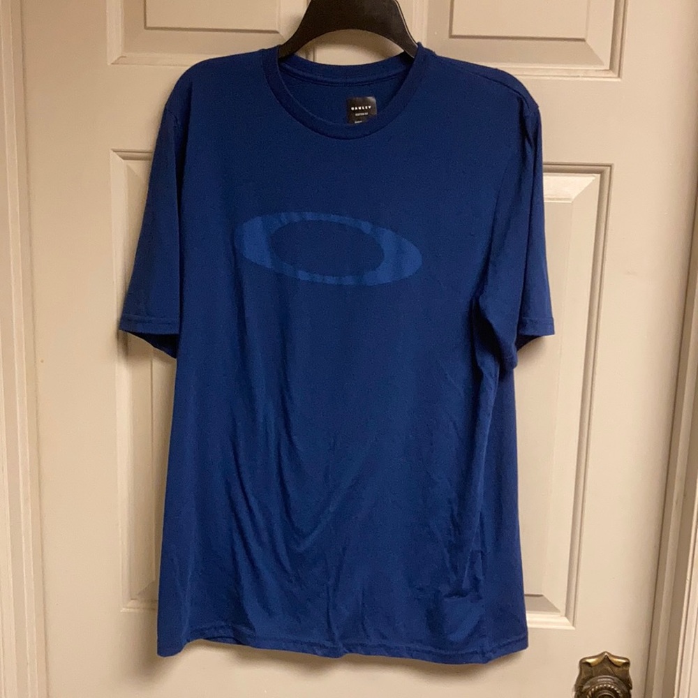 Men’s Oakley T-shirt